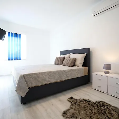 Beachfront Apartments New House Hotel apartamentowy *